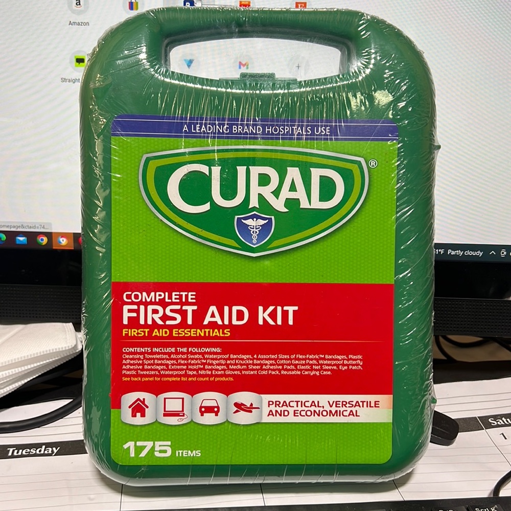 New Curad Complete First Aid Kit/First Aid Essentials - 175 Pieces